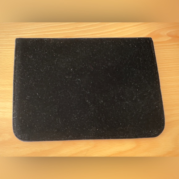 🎀Marc Jacobs Black Velvet Clutch with Gold Detail - Picture 2 of 5